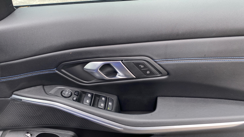 BMW 3 Series 330e M Sport 4dr Step Auto Saloon